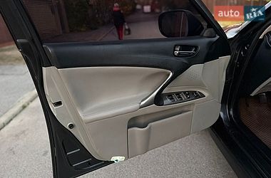 Седан Lexus IS 2006 в Чернігові