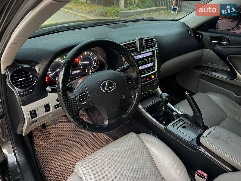 Седан Lexus IS 2006 в Чернігові
