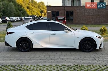 Седан Lexus IS 2023 в Сваляве
