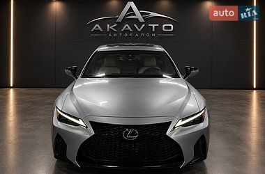 Lexus IS  2022