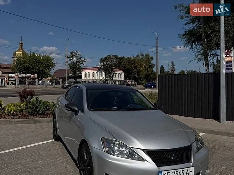 Lexus IS 2011