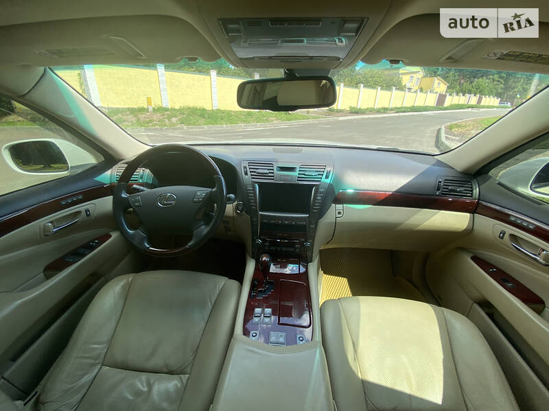 Седан Lexus LS 2009 в Кропивницком