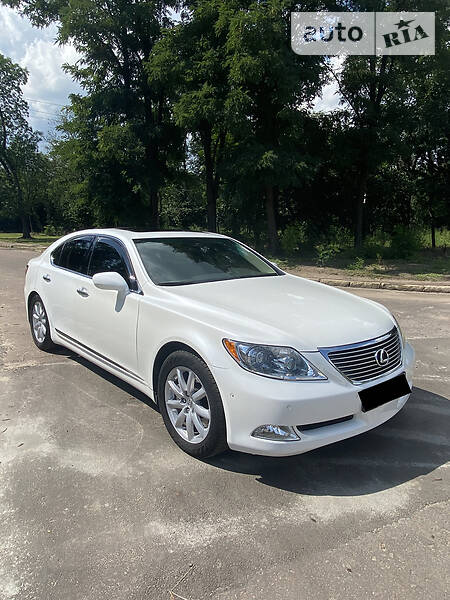 Седан Lexus LS 2009 в Кропивницком