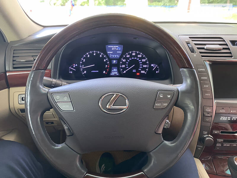 Седан Lexus LS 2009 в Кропивницком