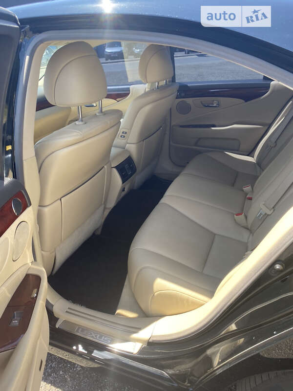 Седан Lexus LS 2008 в Киеве фото 8 Седан Lexus LS 2008 в Киеве