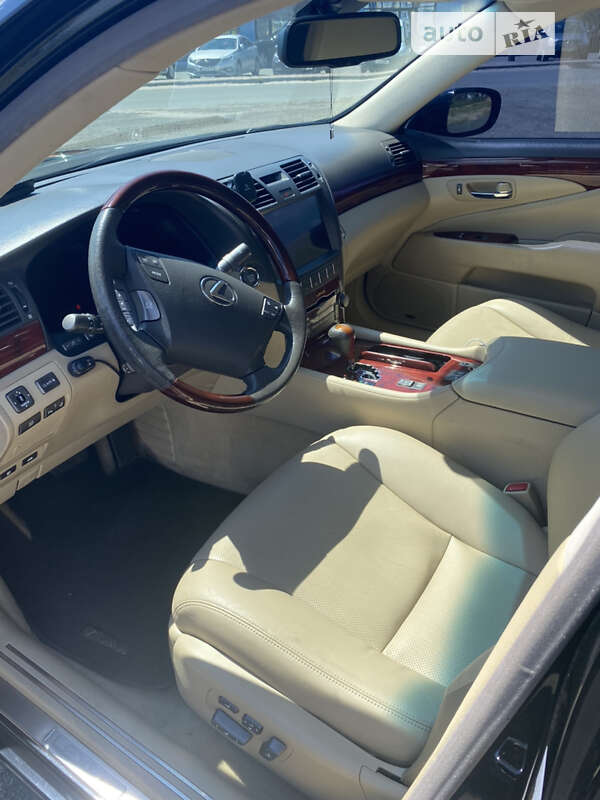 Седан Lexus LS 2008 в Киеве фото 9 Седан Lexus LS 2008 в Киеве