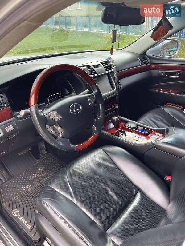 Седан Lexus LS 2007 в Києві