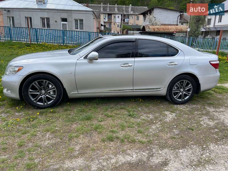 Седан Lexus LS 2007 в Києві