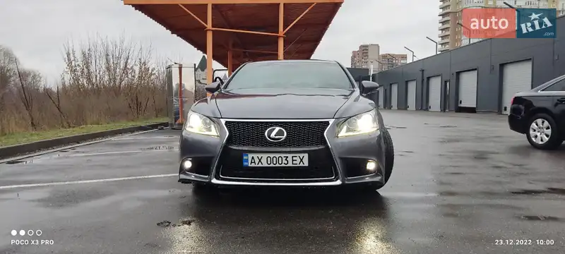 Lexus LS