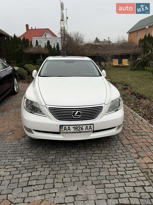 Lexus LS 2007 року в Полтаві