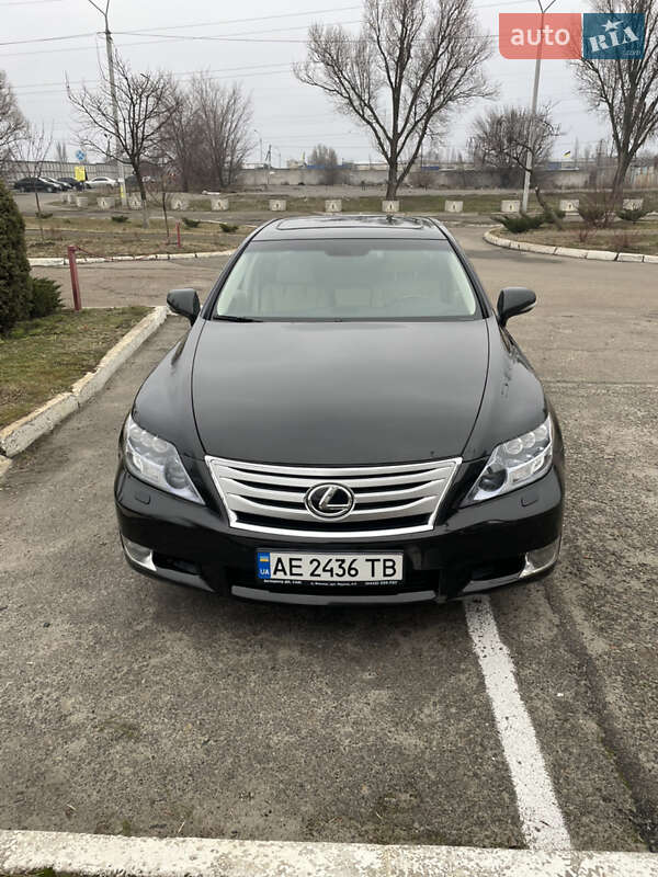 Седан Lexus LS 2012 в Дніпрі
