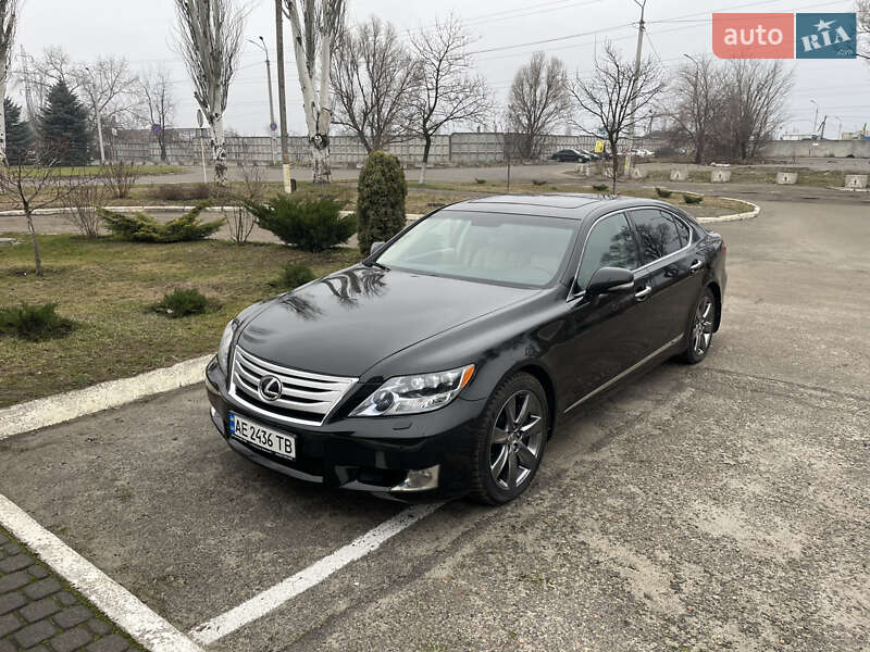 Седан Lexus LS 2012 в Дніпрі