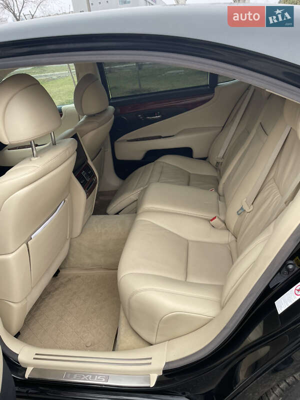 Седан Lexus LS 2012 в Дніпрі
