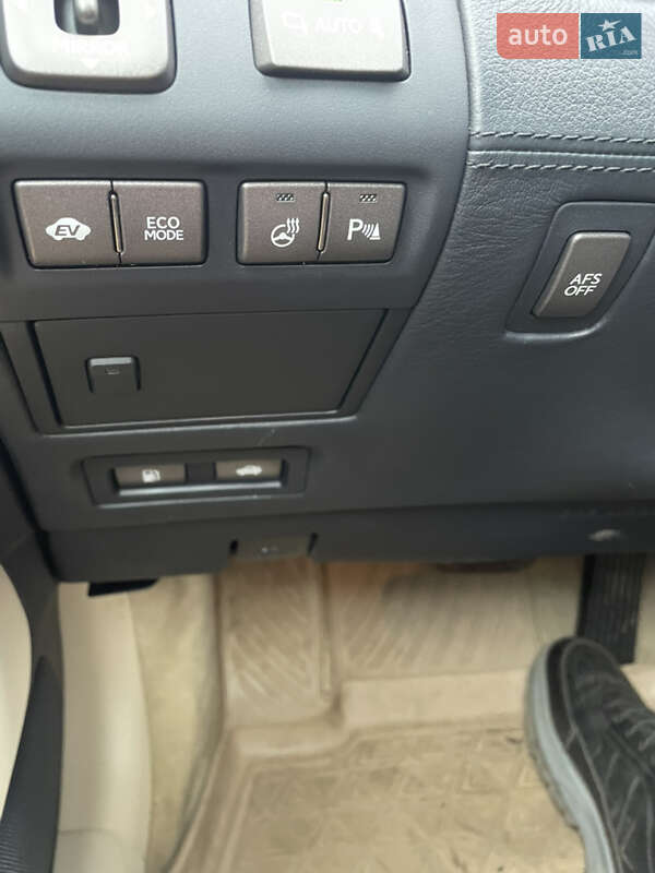 Седан Lexus LS 2012 в Дніпрі