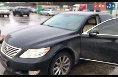 Lexus LS  2010