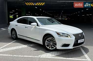 Lexus LS  2015