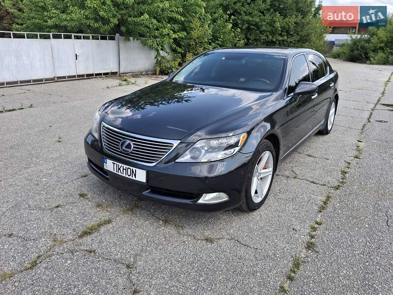 Lexus LS