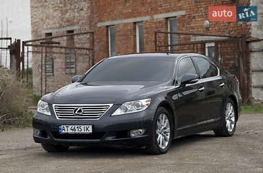 Lexus LS  2011