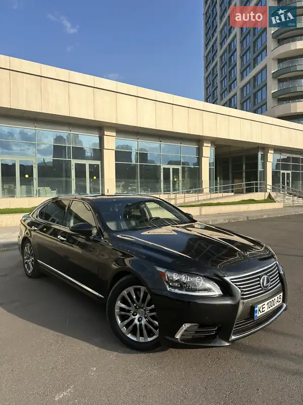 Lexus LS