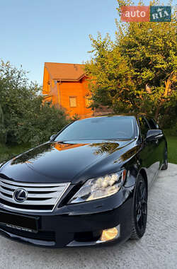 Lexus LS  2012