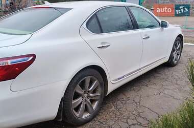 Lexus LS  2008