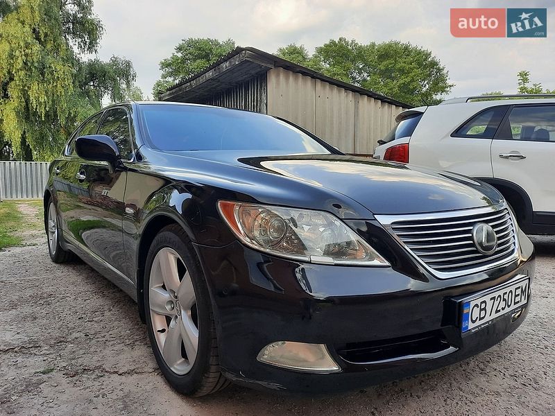 Lexus LS