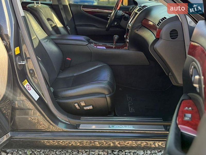 Седан Lexus LS 2008 в Киеве фото 38 Седан Lexus LS 2008 в Киеве