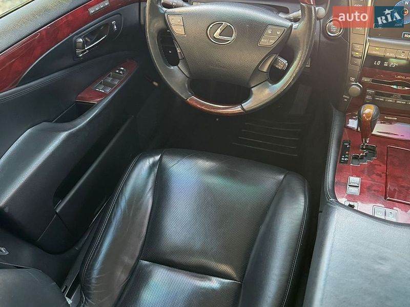 Седан Lexus LS 2008 в Киеве фото 51 Седан Lexus LS 2008 в Киеве
