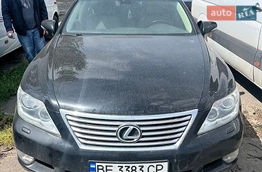 Lexus LS  2011