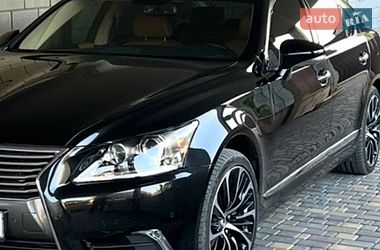 Lexus LS  2015