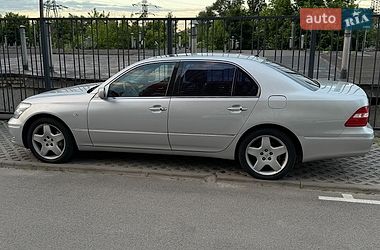 Lexus LS  2004