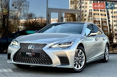 Lexus LS  2020