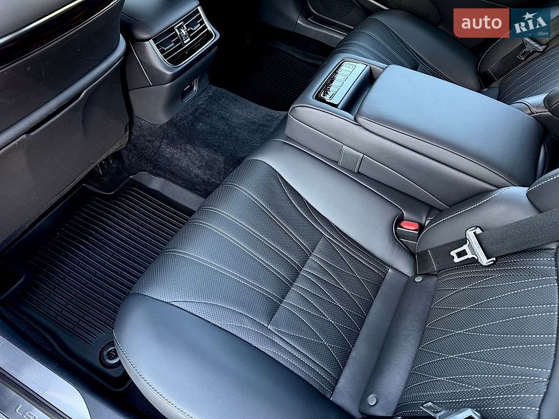 Седан Lexus LS 2020 в Киеве