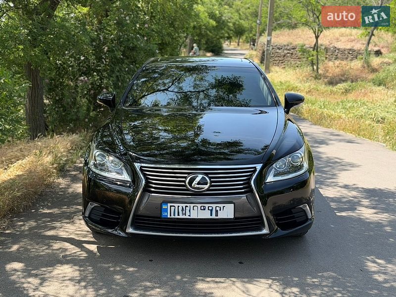 Lexus LS 2013