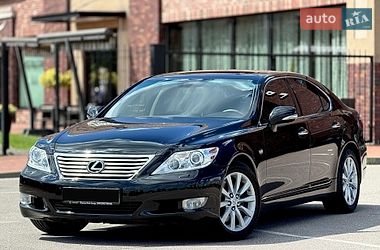 Lexus LS  2010