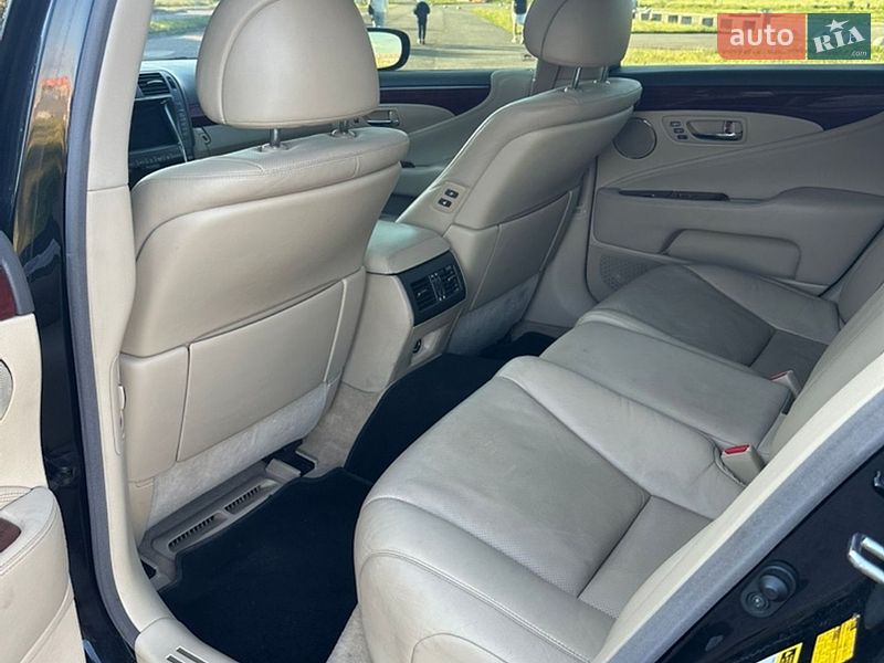 Седан Lexus LS 2007 в Львове
