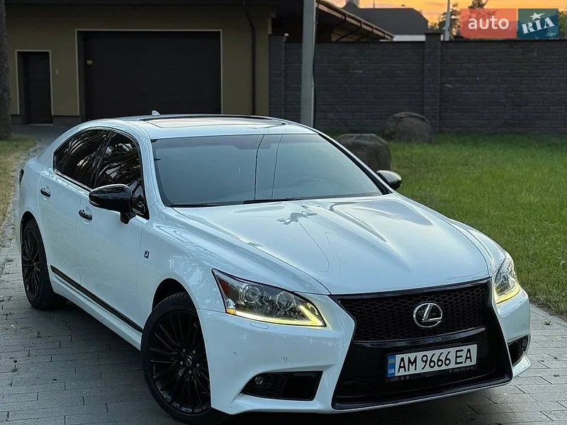 Lexus LS