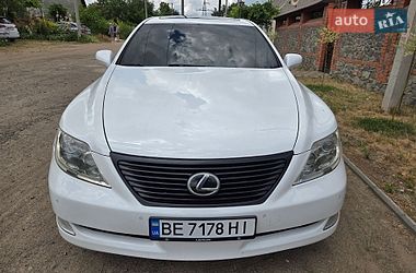 Lexus LS  2008