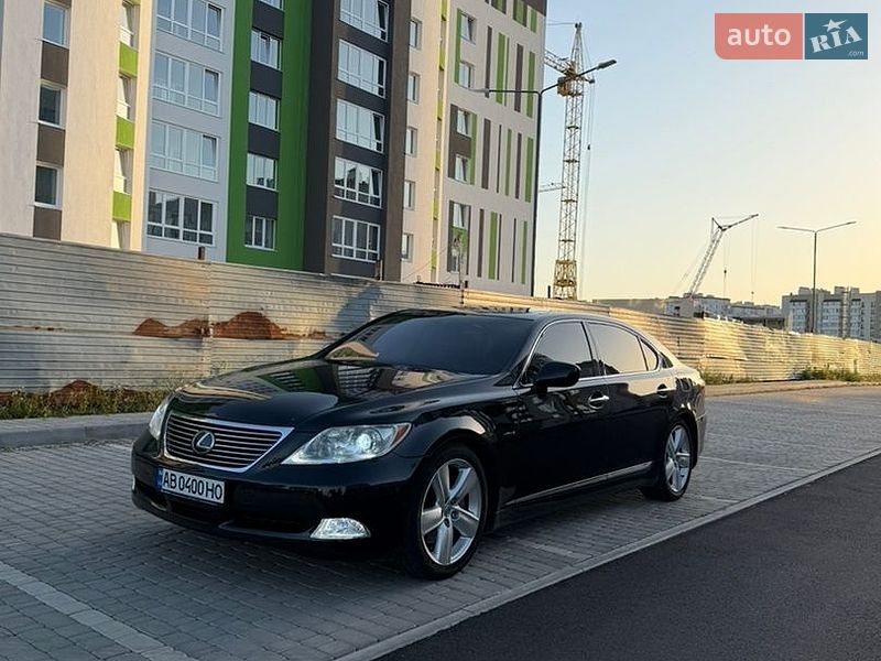 Седан Lexus LS 2008 в Виннице