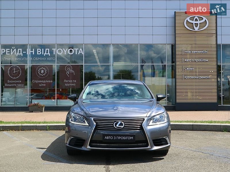 Седан Lexus LS 2017 в Киеве