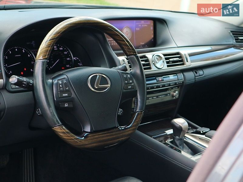 Седан Lexus LS 2017 в Киеве
