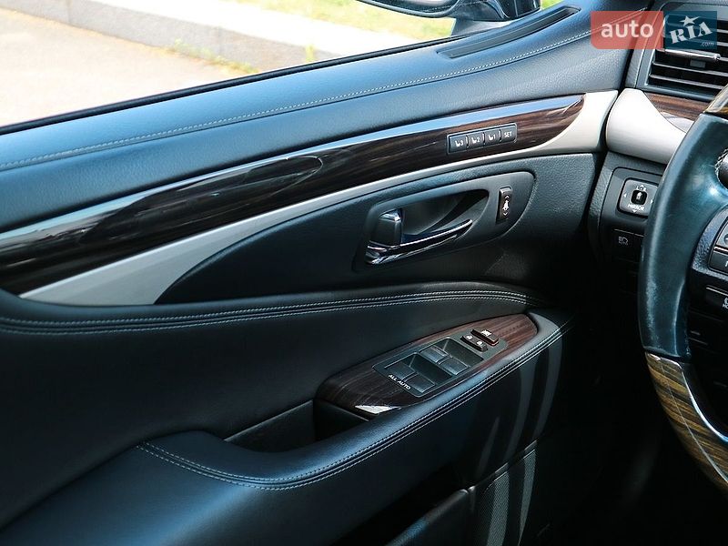 Седан Lexus LS 2017 в Киеве