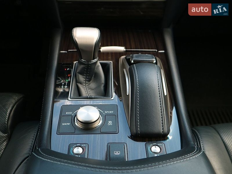 Седан Lexus LS 2017 в Киеве