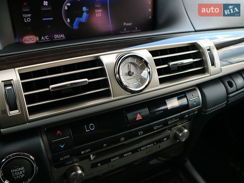 Седан Lexus LS 2017 в Киеве