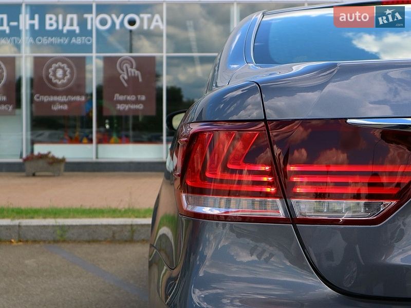 Седан Lexus LS 2017 в Киеве