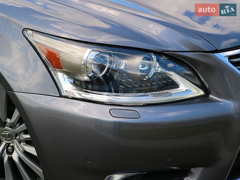 Седан Lexus LS 2017 в Киеве