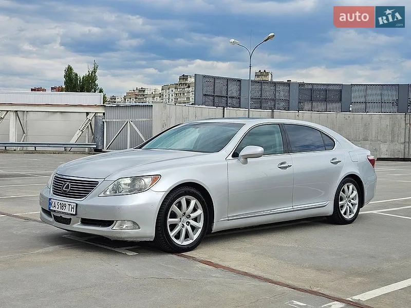 Lexus LS