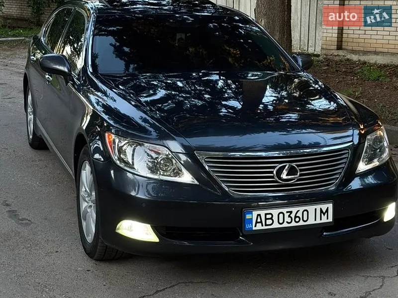 Lexus LS
