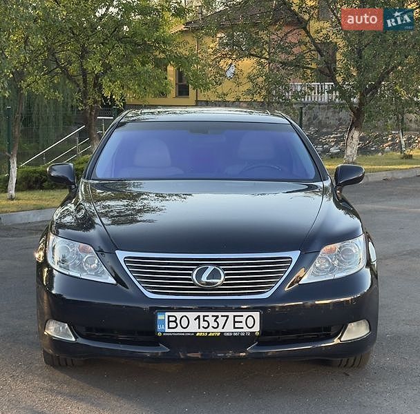 Lexus LS