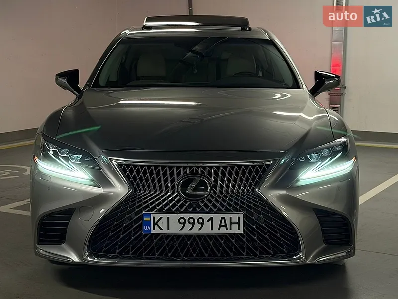 Lexus LS